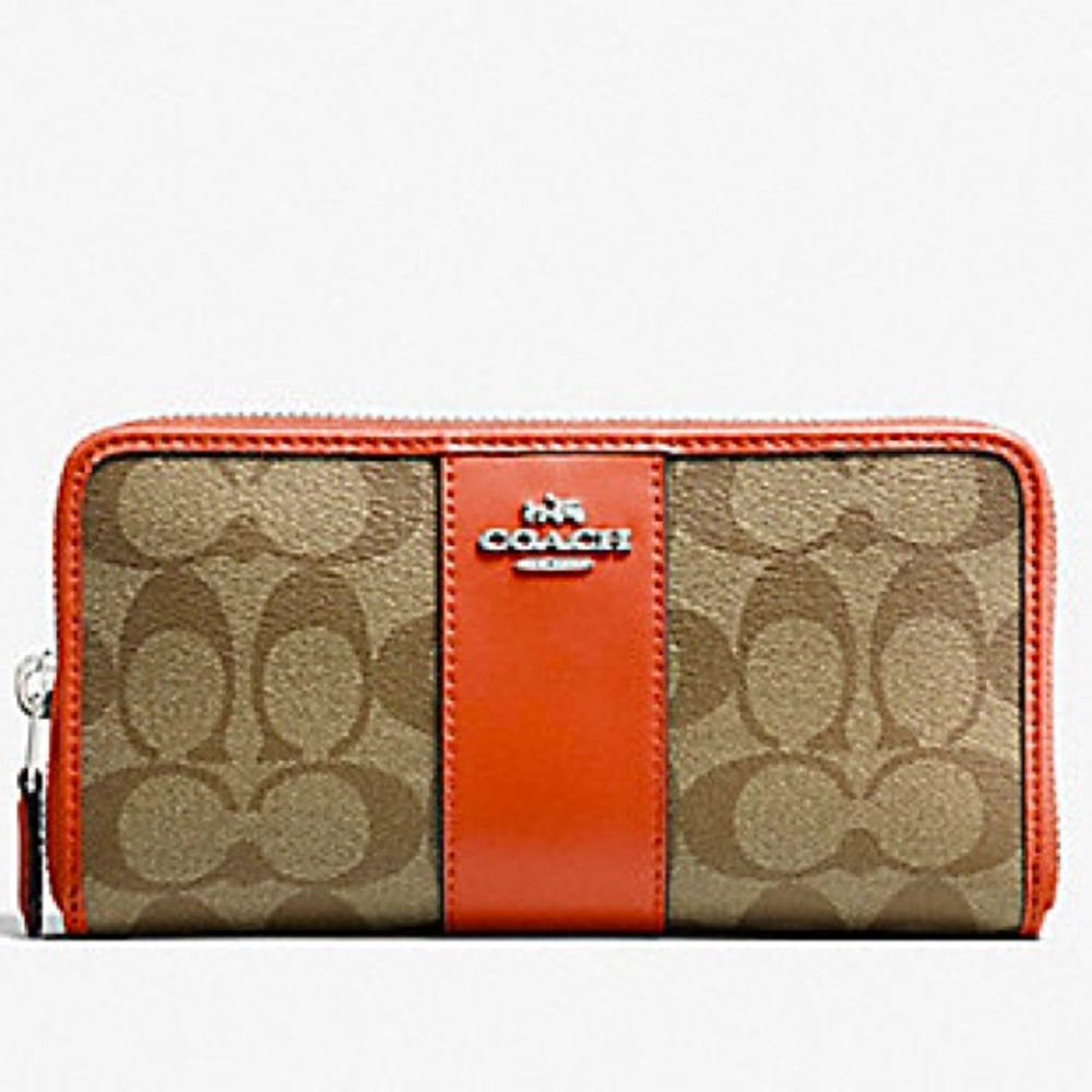 COACH ACCORDION ZIP WALLET IN SIGNATURE CANVAS & LEATHER